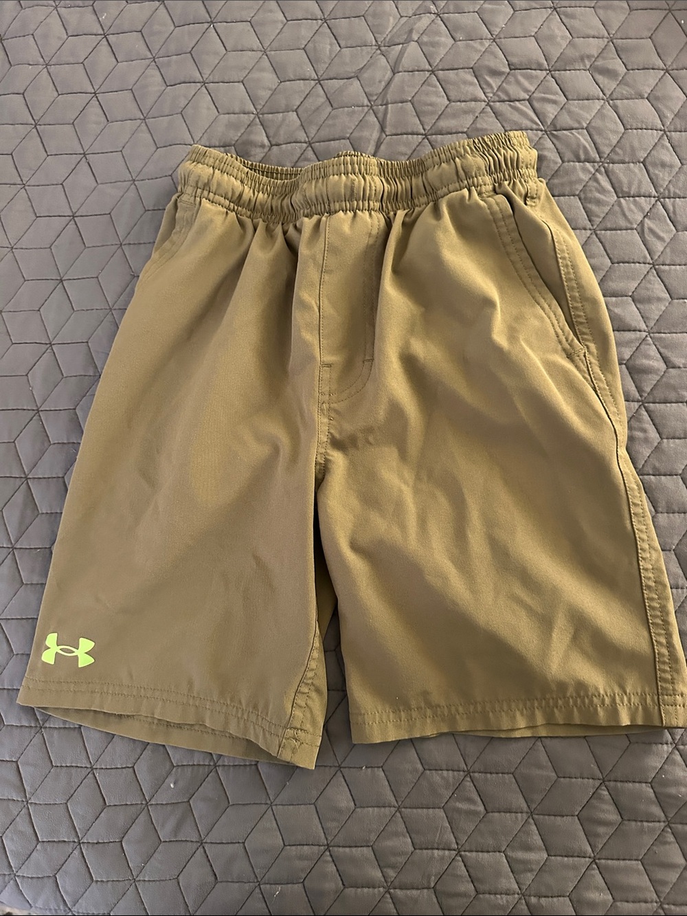 Boys under Armour shorts